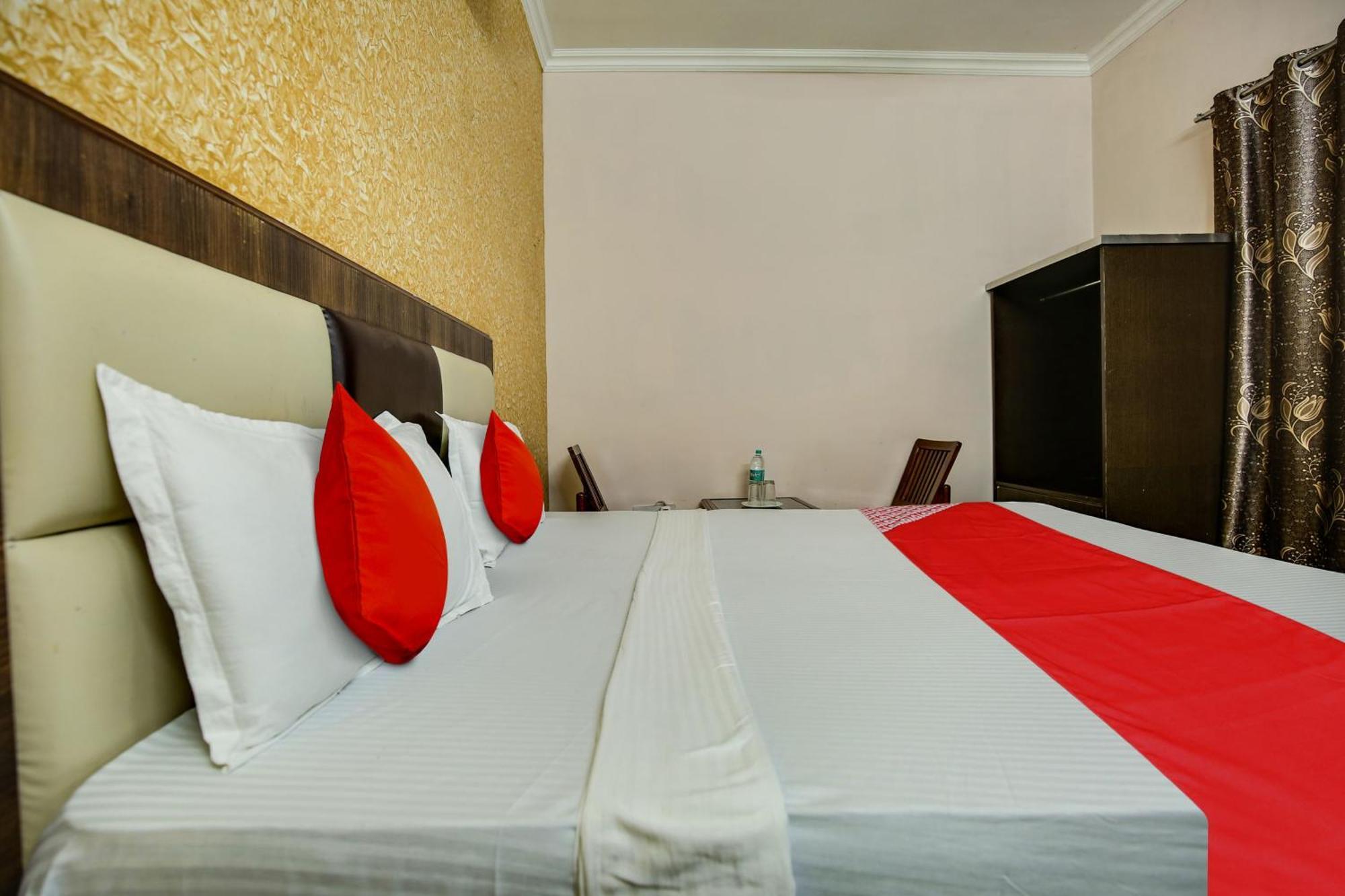 Hotel O Royal Mohali Esterno foto