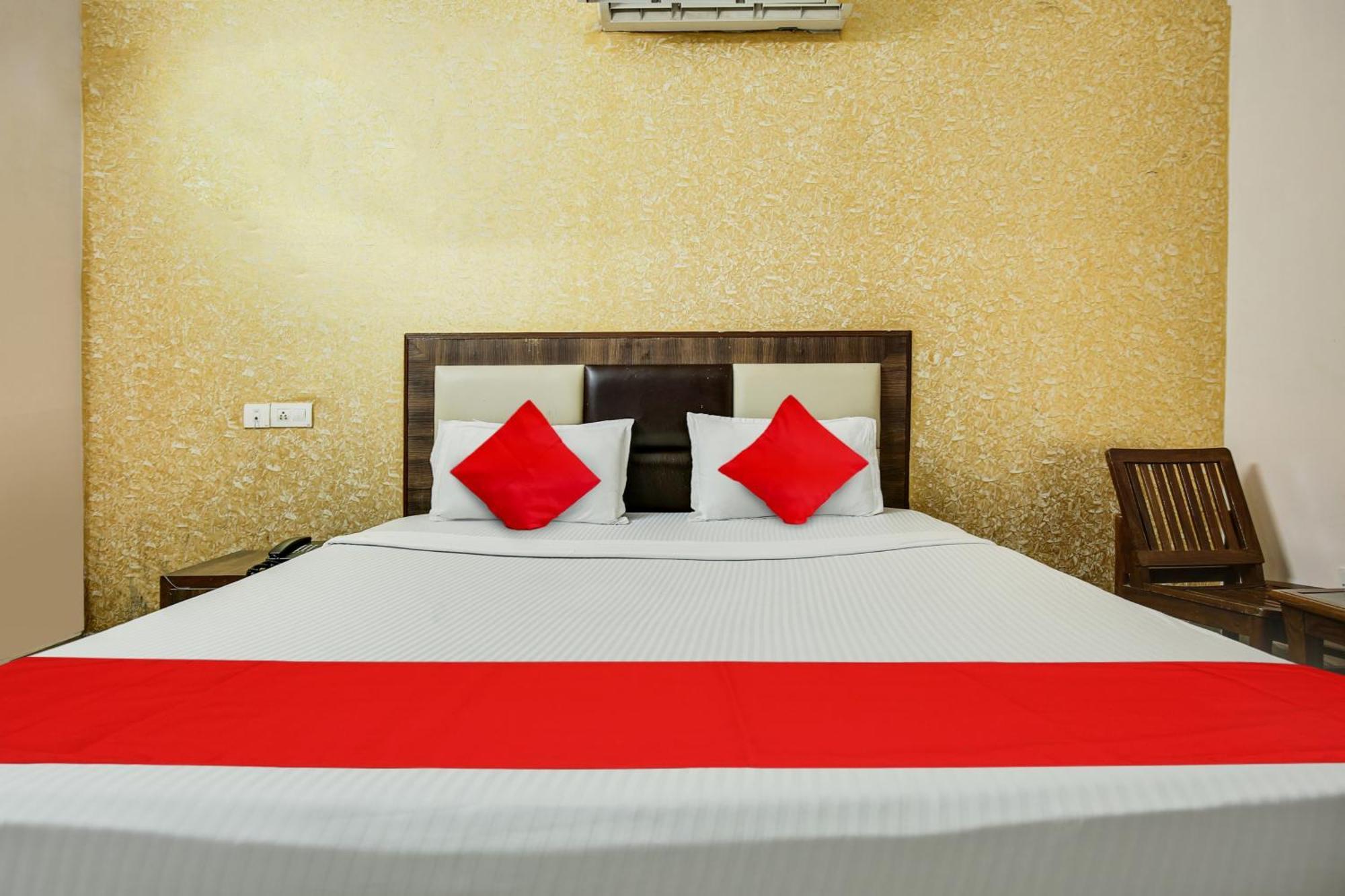 Hotel O Royal Mohali Esterno foto